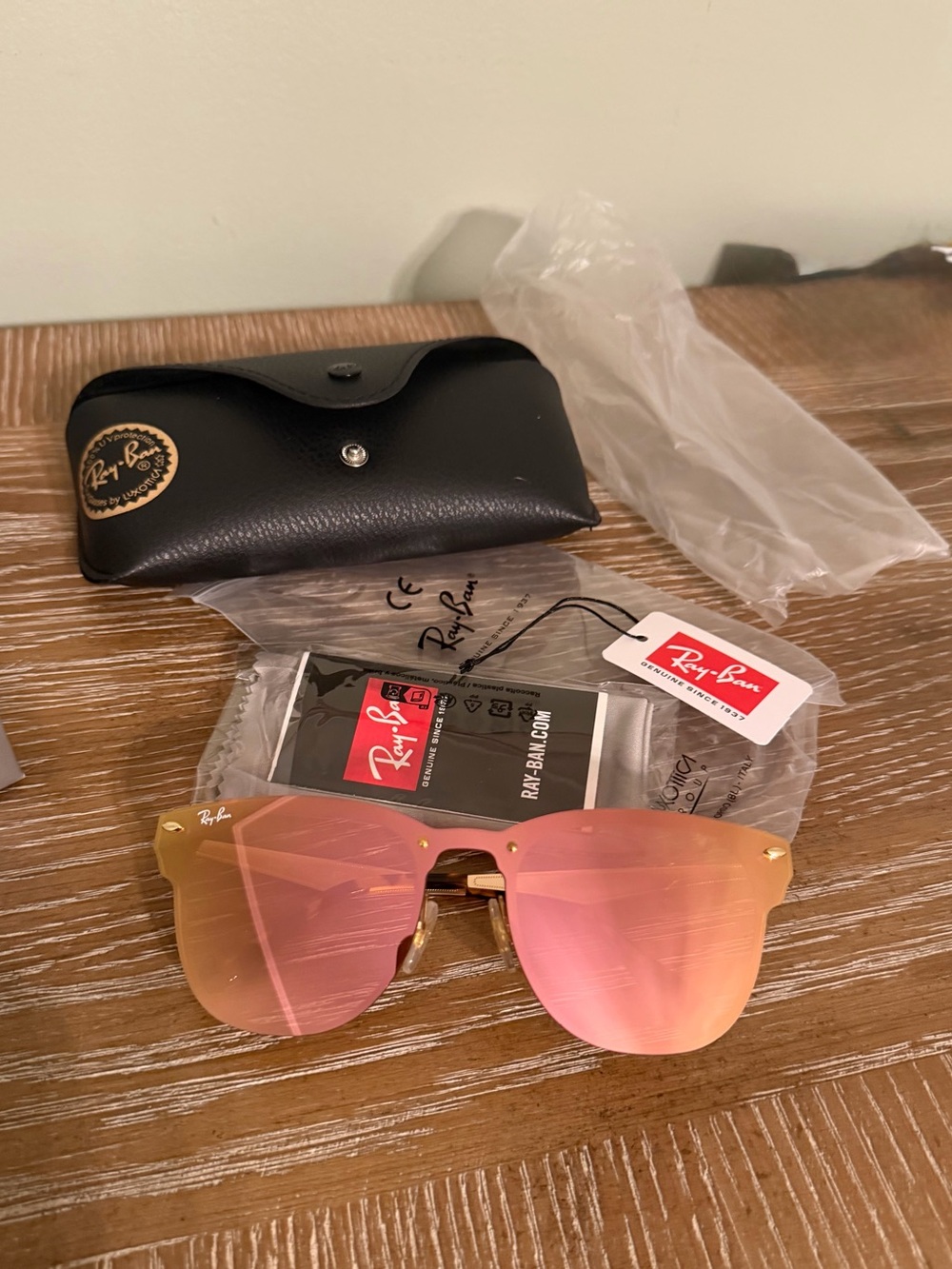 RAY-BAN pink mirrored lenses sunglasses new in box with tags